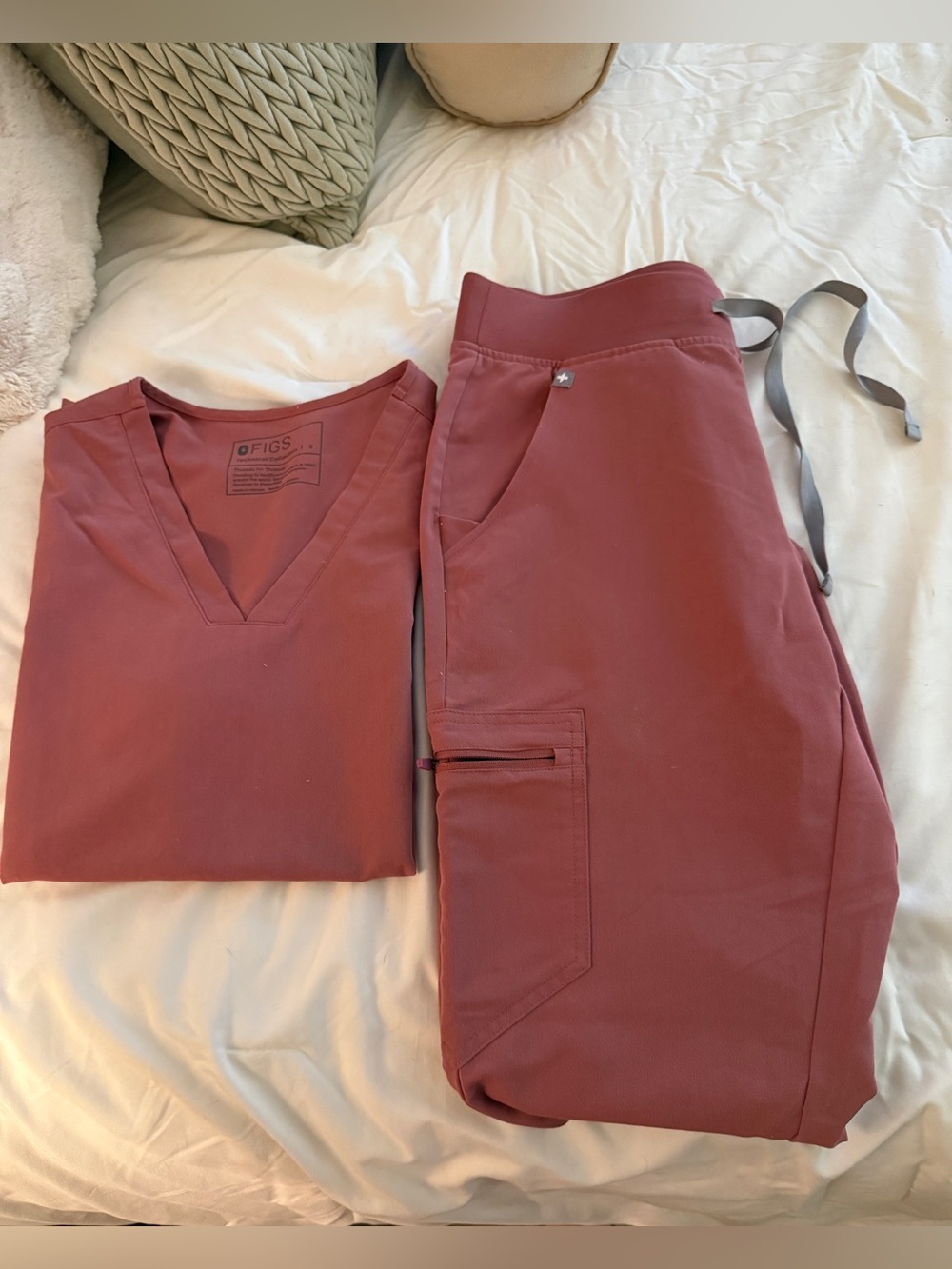 FIGS Women's Rose Track Pants & V-Neck Top Set - Dusty Rose